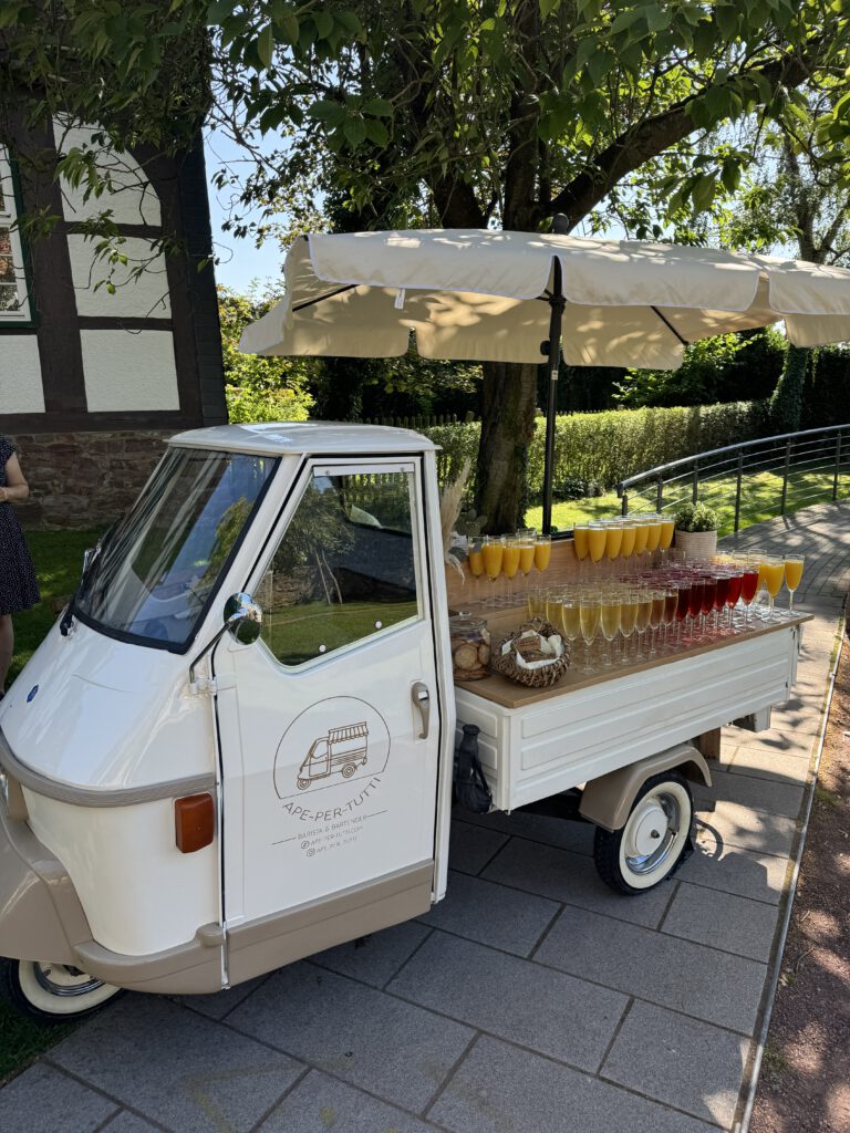 Piaggio Ape Sektempfang