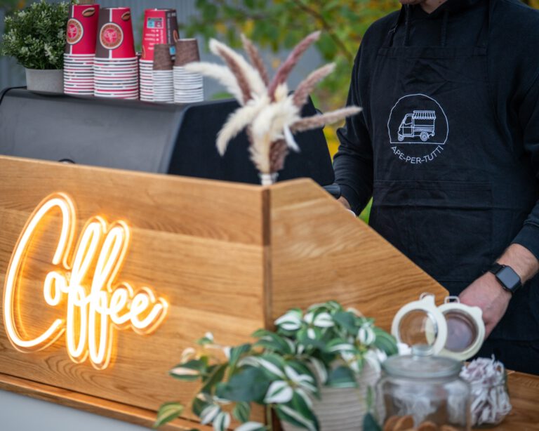 Coffeebike. Piaggio Ape, Lastenfahrrad, Hochzeit; Messe, Standesamt, Kaffee Catering, Barista, Siebträger, Messe, Firmenfeier